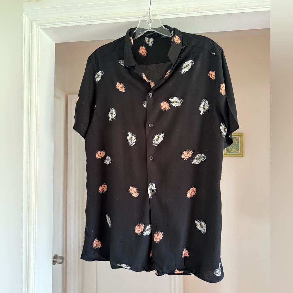 ASOS men button down blouse short sleeve size medium